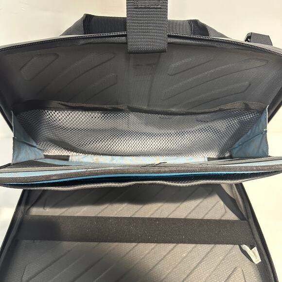 Thule Laptop Case Gauntlet Attache Hard Shell Black Fits Up to 14” MacBook Pro - Picture 12 of 16